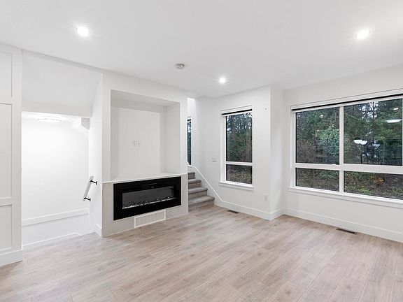 2nd image of 13895 64th Ave #27