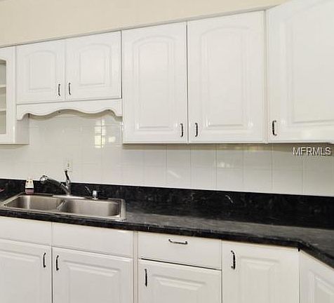 5th image of 1015 Conant Ave