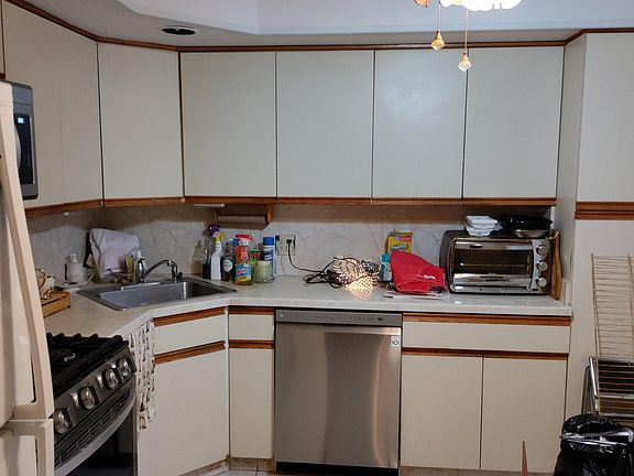 2nd image of 530 Ellsworth Ave APT C1