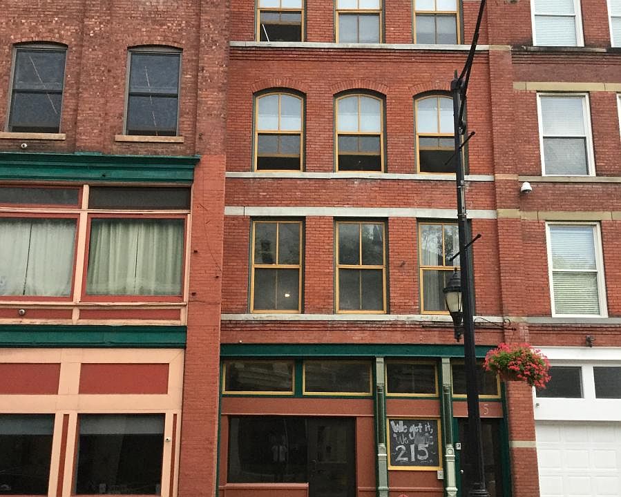 LOFTS@215