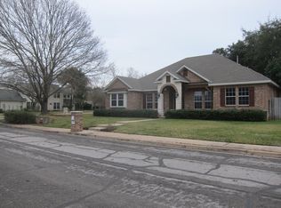 1805 Shadowbrook Cir, Round Rock, TX 78681