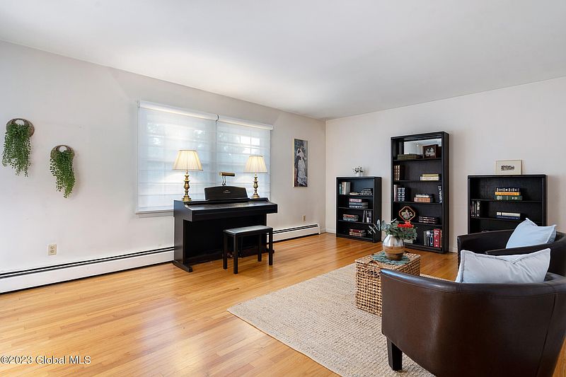 5th image of 1 Glenkill Road