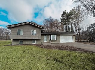 13367 Wyola Rd, Minnetonka, MN 55305