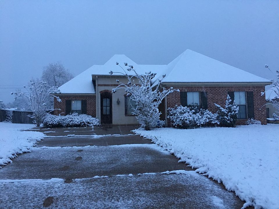 2nd image of 120 Beechwood Cir