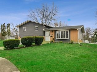 625 Crescent Dr, Downers Grove, IL 60516