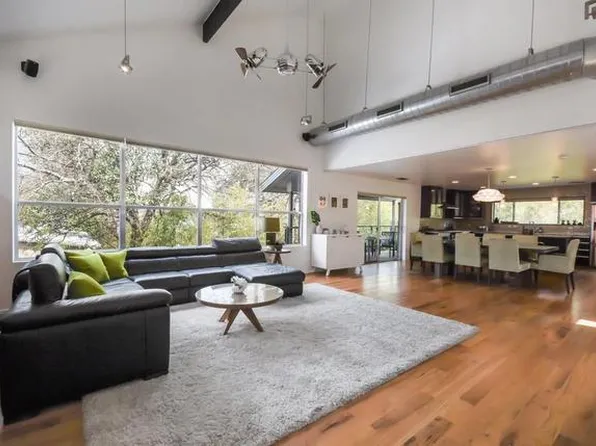 100 E 51st St APT 6, Austin, TX 78751