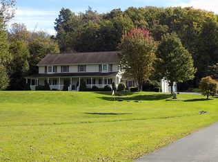 58 Callapoose Rd, Moscow, PA 18444