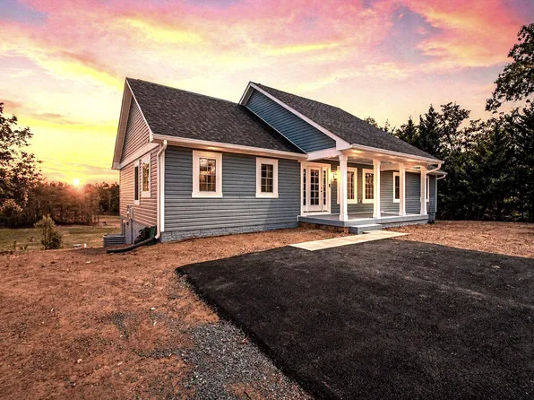 656 Truslow Rd, Fredericksburg, VA 22406