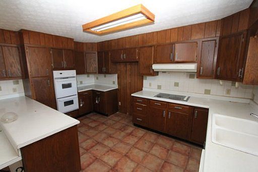 5th image of 546 Carpenter Dr
