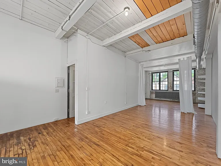 14 W Harvey St #16 — Photo 4