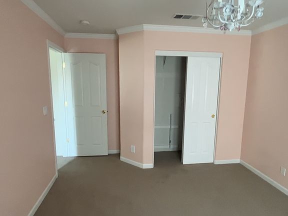 3rd image of 2466 S Mountainside Dr