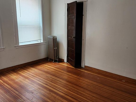 3rd image of 437 Columbus Blvd Floor 1