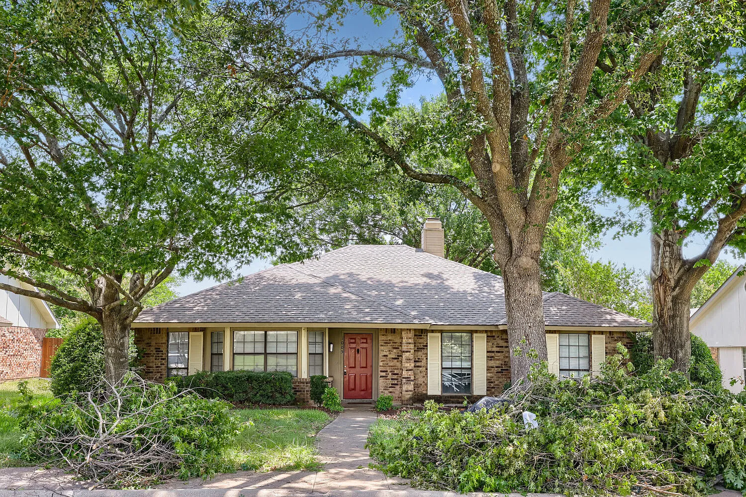 3 bed, 1966 sqft, $2,195 — Photo 1