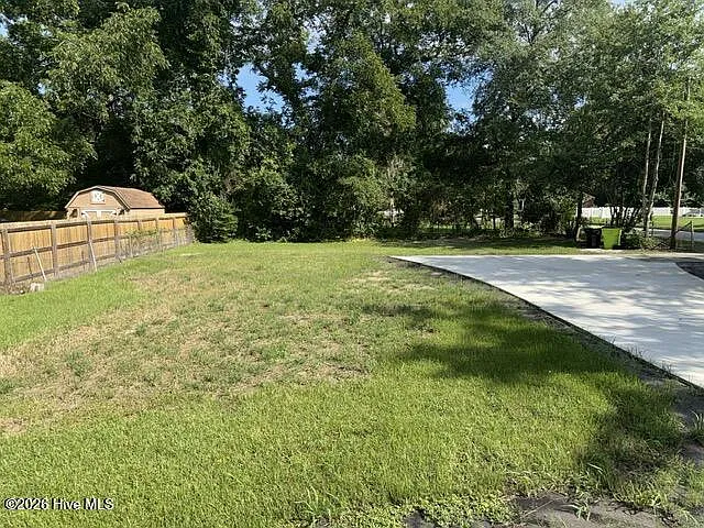 3 bed, 1.0 bath, $1,500 — Photo 4