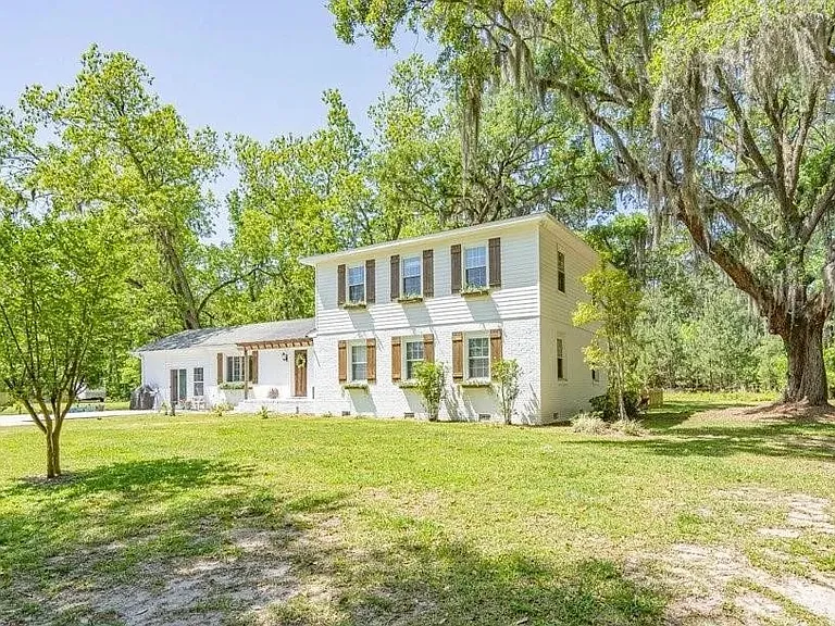 215 Fox Rd — Photo 2
