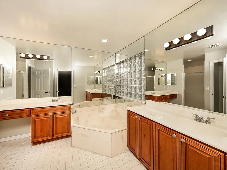 23410 Serene Meadow Dr S — Photo 11