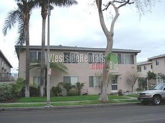 3rd image of 8108 Owensmouth Ave #3