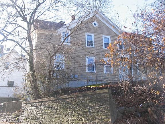 Side View driving up Vandewater