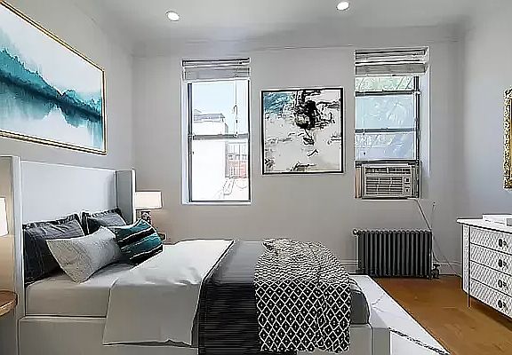 4th image of 45 Carmine St #2AA