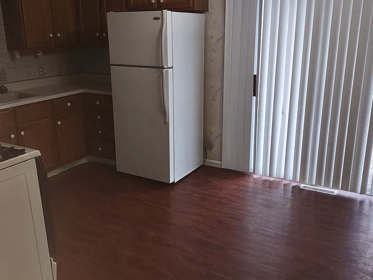 1394 Carriage Hill Dr SE — Photo 2