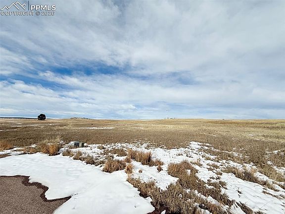 5th image of 18702 Longhorn Acres Trl