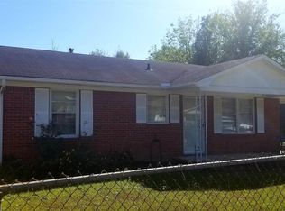 1912 Warwick St, Camden, SC 29020