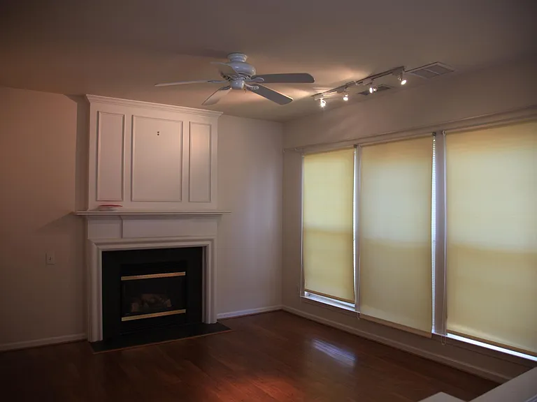 3538 Laurenhurst Ln — Photo 1