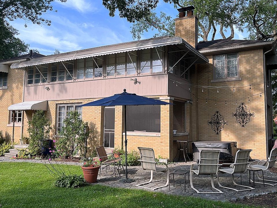 2nd image of 589 Pemberton Rd