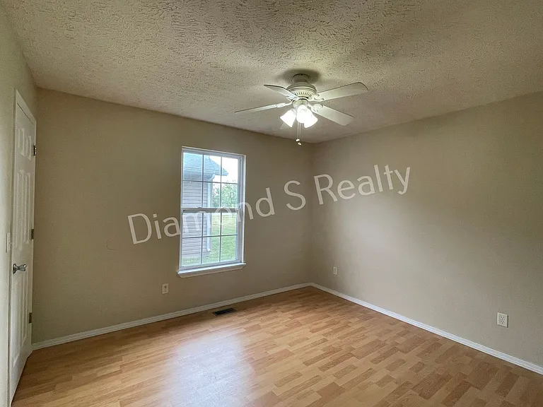 1452 N Ethyl Ave — Photo 3