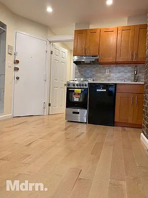 Rented by Mdrn Residential | media 39