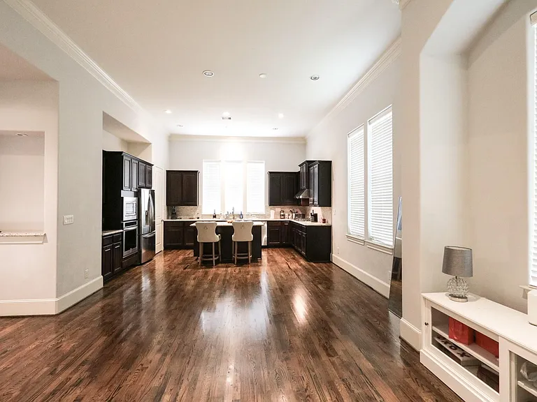 2037 Fannin Sta N — Photo 9