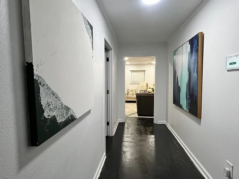 Hickory Dr — Photo 10