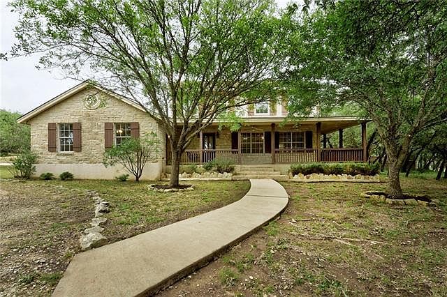 1st image of 805 Oakwood Ln