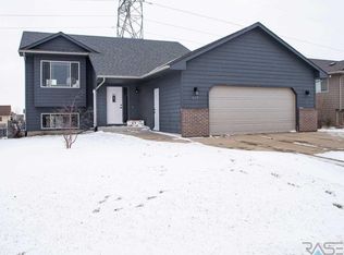 619 Saint Jerome St, Harrisburg, SD 57032