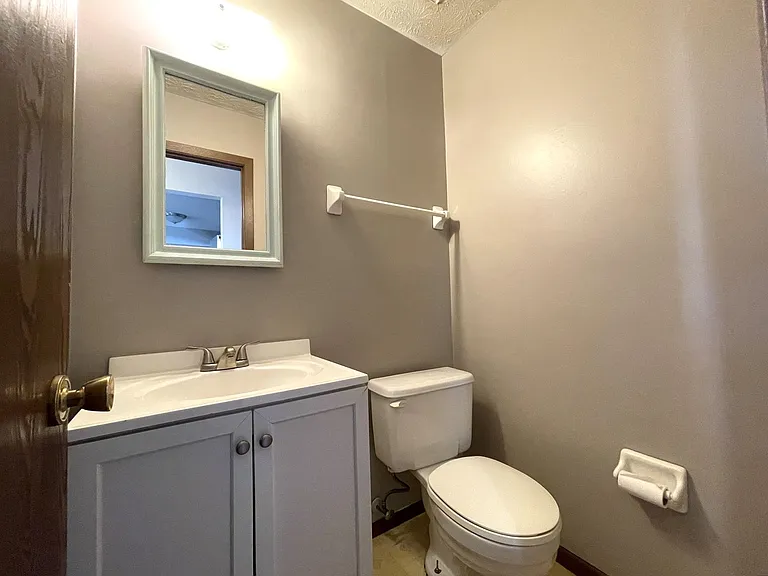 2413 Edmonton Rd — Photo 10