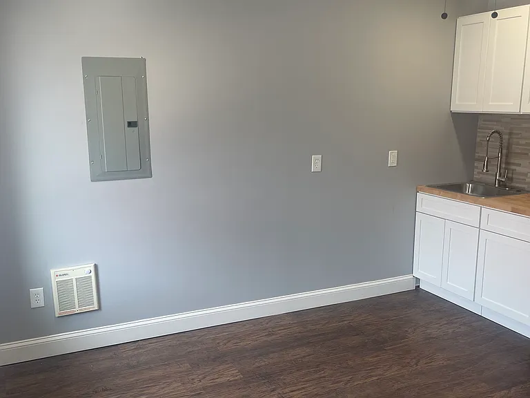 5618 Appletree St #2 — Photo 4