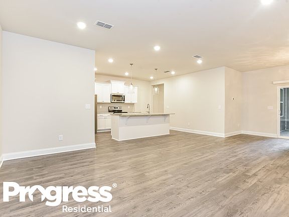 5th image of 2434 Elmcroft Ave