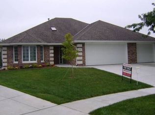 7310 Birch Creek Cir, Lincoln, NE 68516