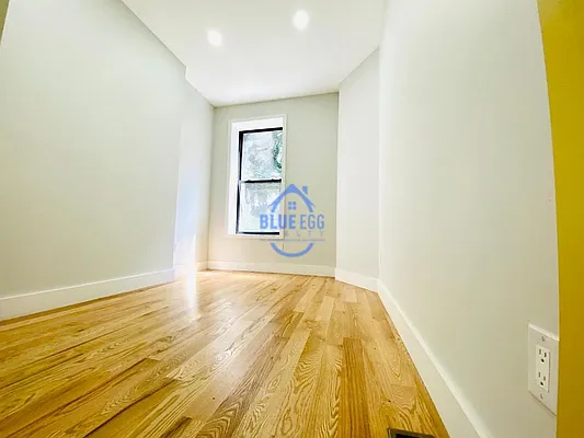 Rented by Blue Egg Realty Corp | media 29