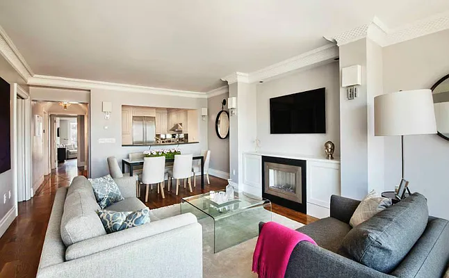 Sold by Dolly Lenz Real Estate LLC | media 12