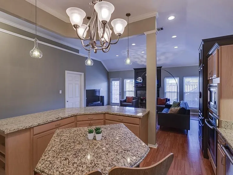 4035 Briarbend Rd — Photo 12