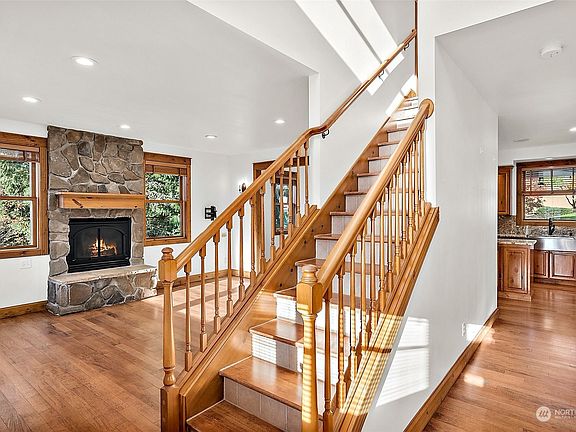 5th image of 1905 24th Avenue Ct SW