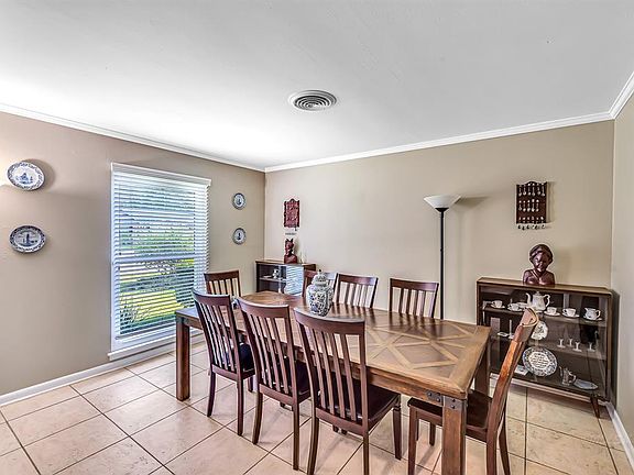 5th image of 9423 Meadowcroft Dr