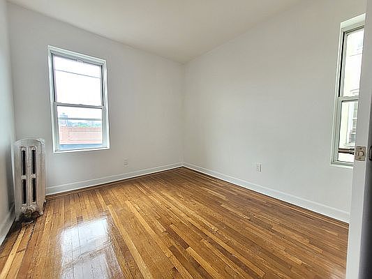 5th image of 226 W 242nd St #4D