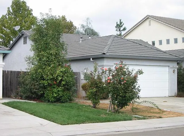 3 bed, 1490 sqft, $2,300 — Photo 1