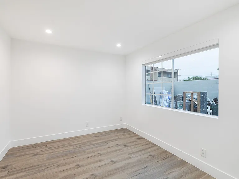 3701 Hughes Ave — Photo 14