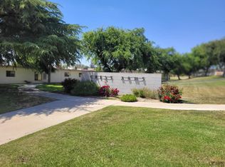 2400 Christmas Tree Ln, Bakersfield, CA