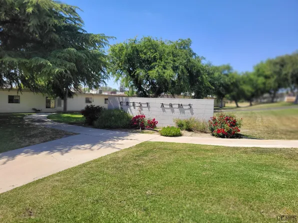 2400 Christmas Tree Ln, Bakersfield, CA 93306