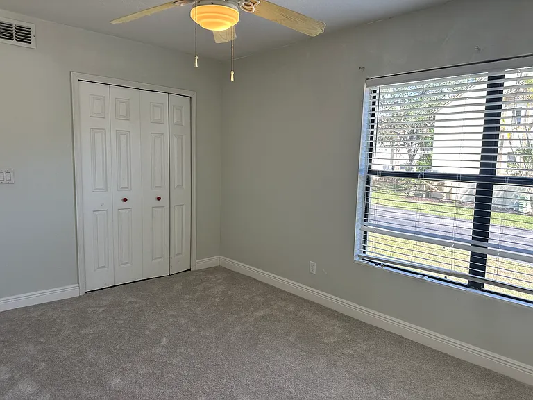 Parkside Dr — Photo 10