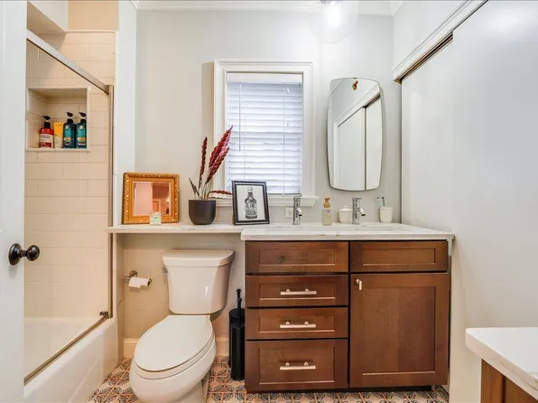 403 Adams Street image 14 of 23